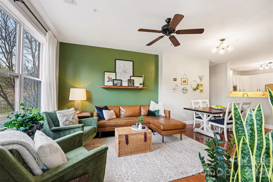 1000 E Woodlawn Road #111, Charlotte, NC 28209 - #3