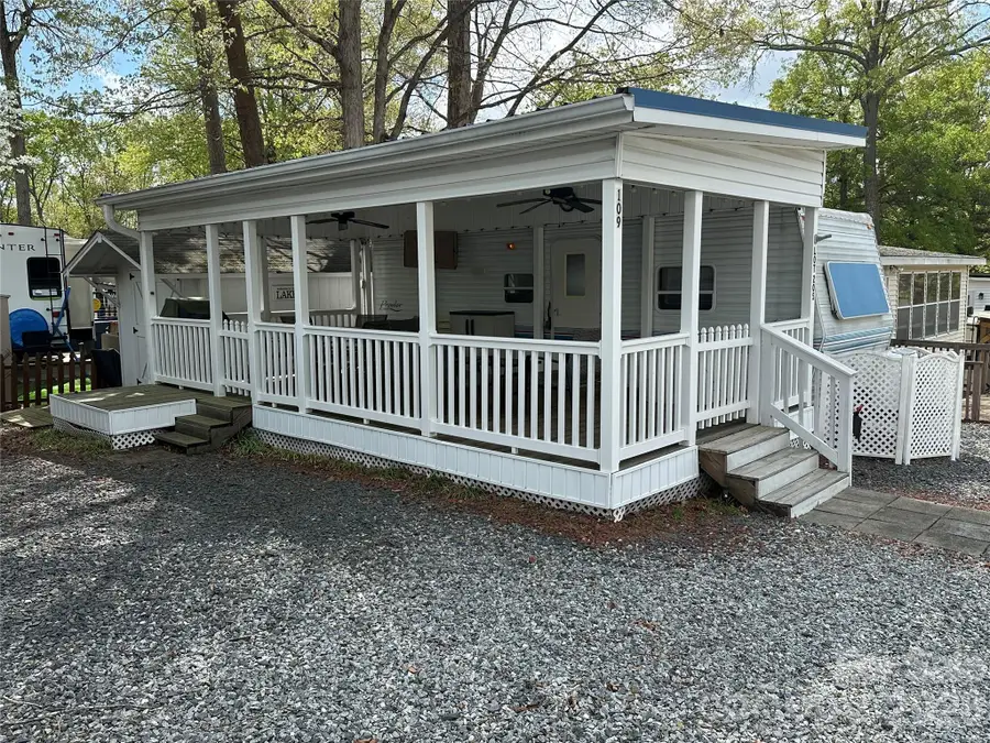 109 Pine Street, New London, NC 28127 - #3