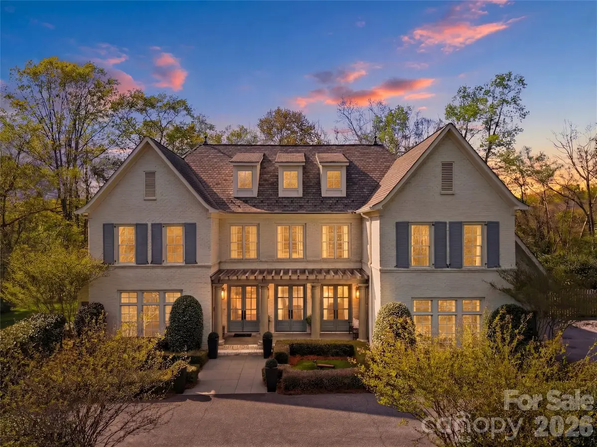 834 9th Avenue Nw, Hickory, NC 28601 - #1