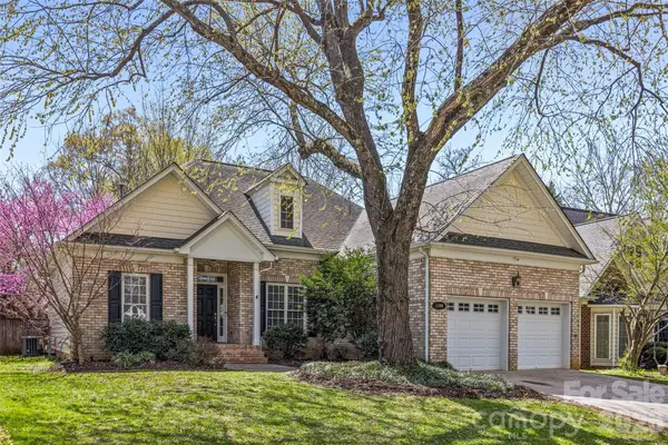 1109 Moray Court, Charlotte, NC 28211