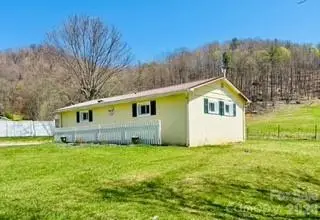 1638 Hughes Gap Road, Bakersville, NC 28705 - #1