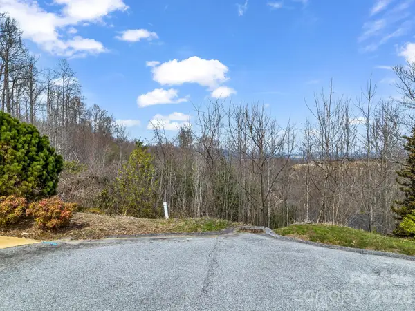 2325 Pommel Road #2325, Hendersonville, NC 28791