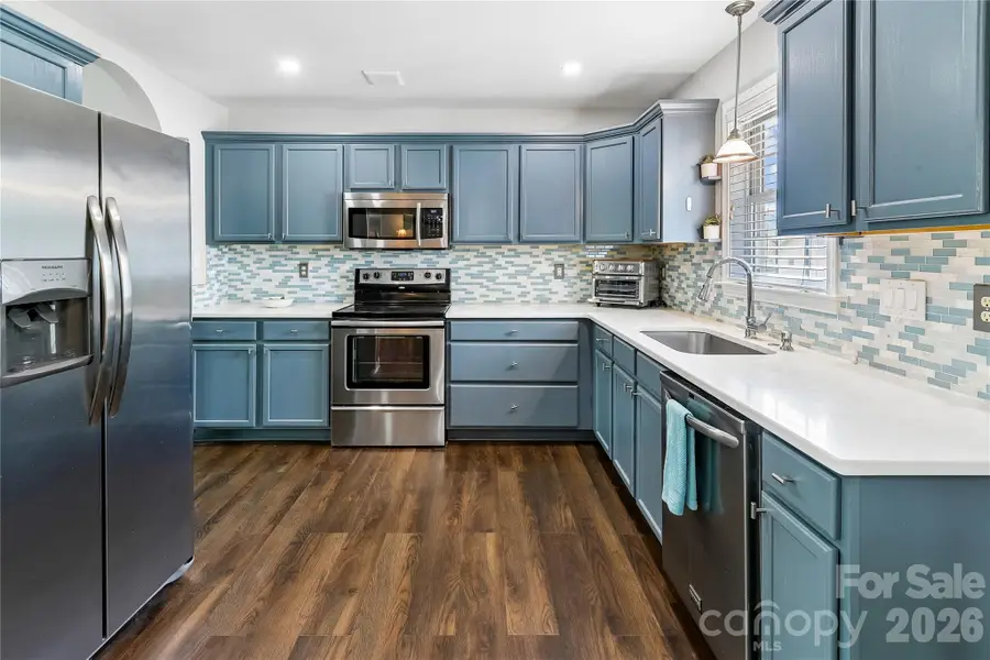 124 E Iowa Avenue, Bessemer City, NC 28016 - #2