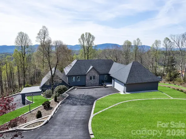 161 Birchwood Drive, Hendersonville, NC 28739