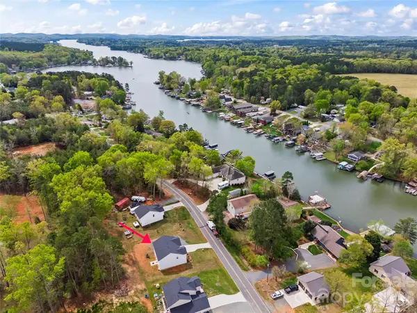 319 Shoreline Drive, New London, NC 28127