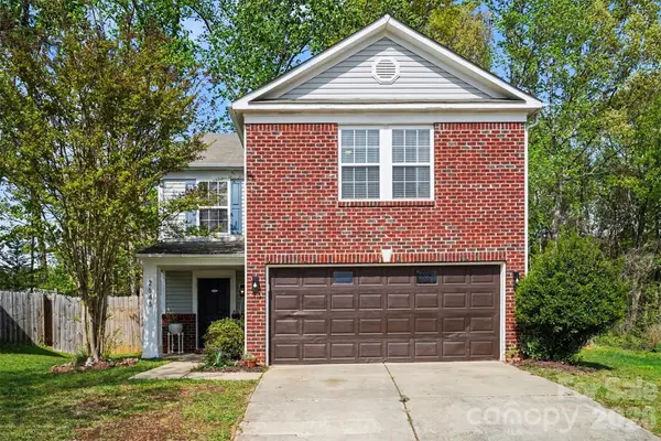 2648 Stream Bank Drive, Charlotte, NC 28269
