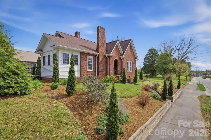 406 N Green Street, Morganton, NC 28655 - #2