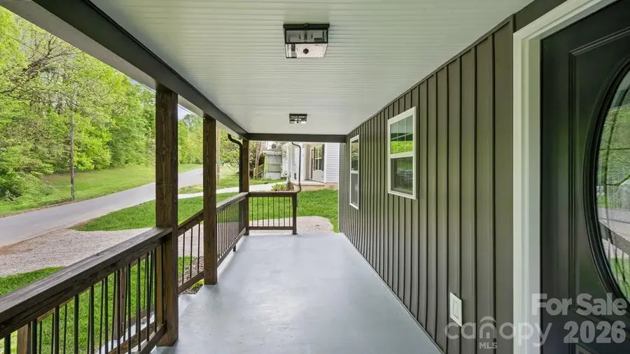 102 W Carolina Avenue, Bessemer City, NC 28016 - #3