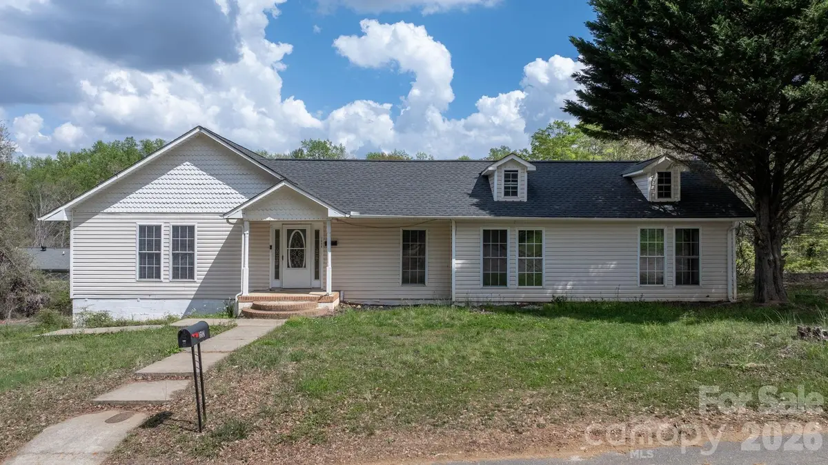 1604 4th Street Ne, Hickory, NC 28601 - #1