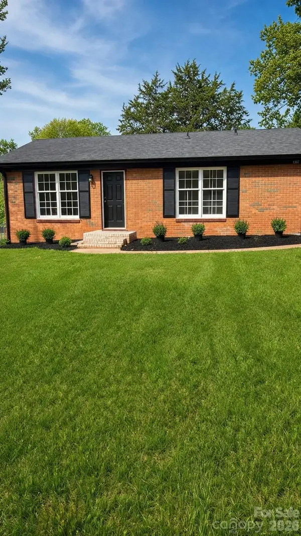 1307 6th Avenue Nw, Conover, NC 28613