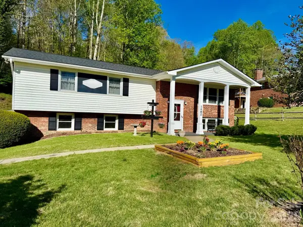 1482 Island Ford Road, Brevard, NC 28712