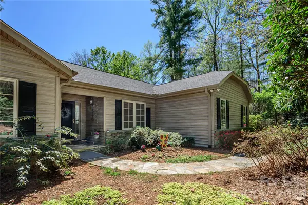 35 Tall Pines Road, Hendersonville, NC 28739