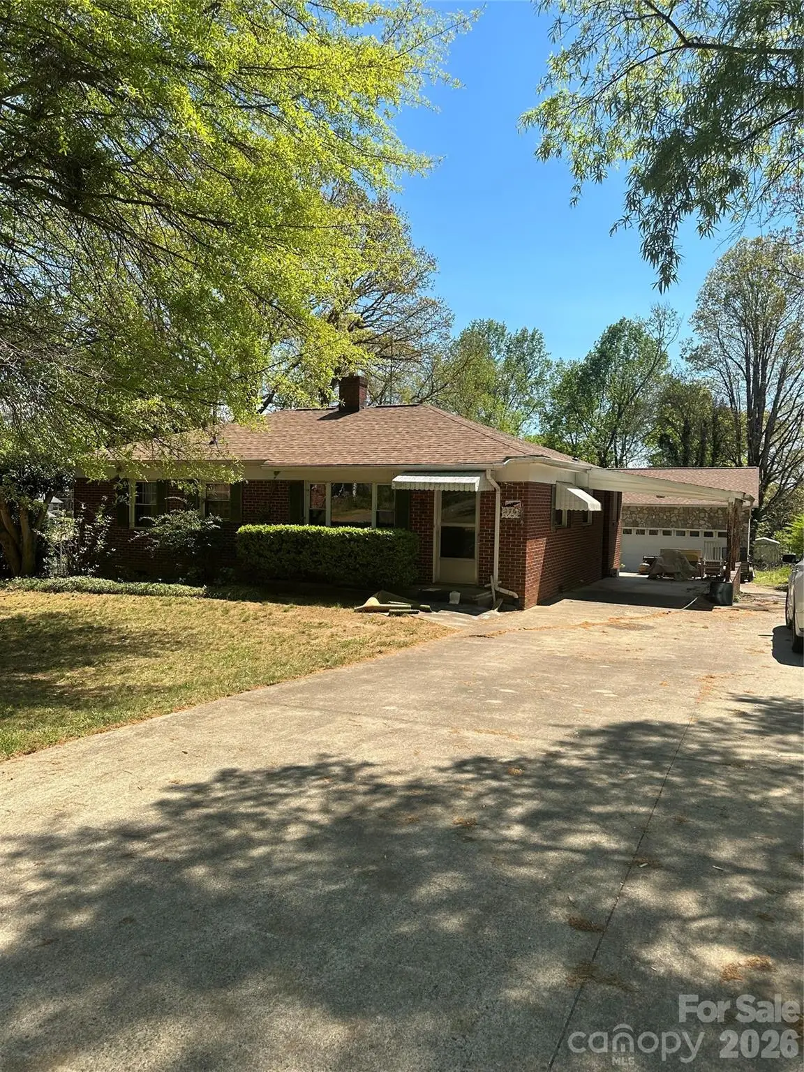 2760 19th Avenue Ne, Hickory, NC 28601 - #1