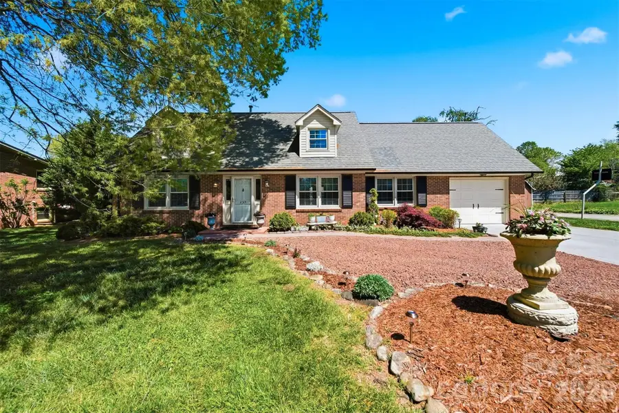 2315 29th Avenue Drive Ne, Hickory, NC 28601 - #2