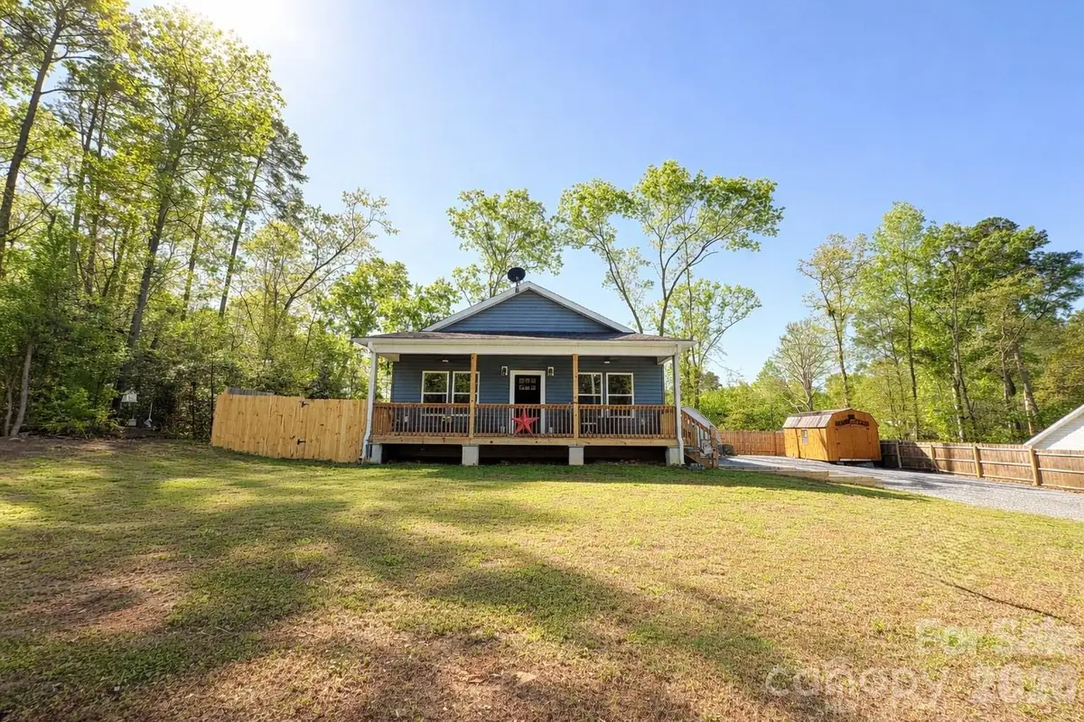 196 8th Avenue, New London, NC 28127 - #1