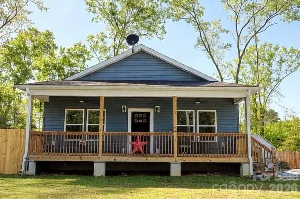 196 8th Avenue, New London, NC 28127 - #2