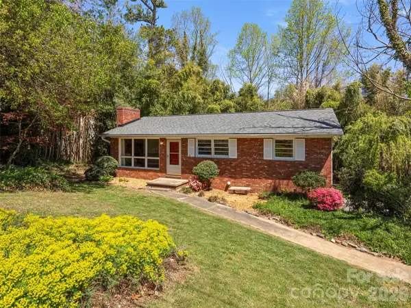 32 Hillendale Road, Asheville, NC 28805