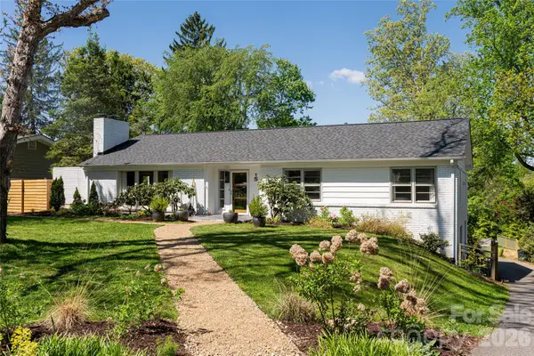 15 Red Oak Road, Asheville, NC 28804