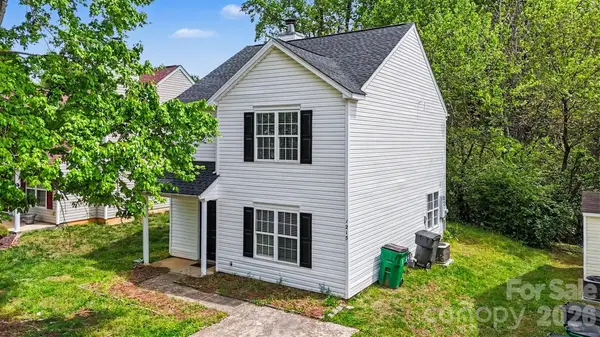 1215 Mcallister Drive, Charlotte, NC 28216