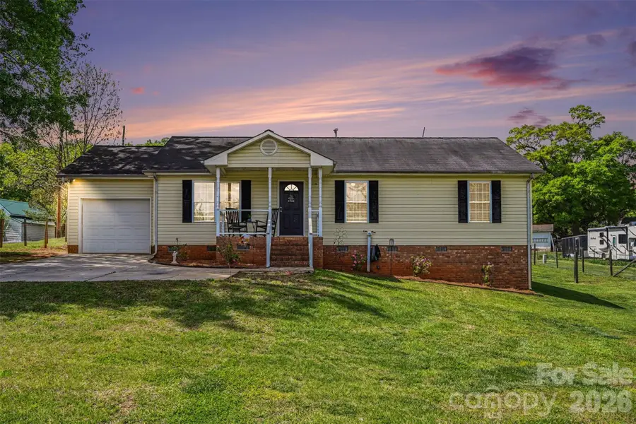353 Woodlawn Avenue, Mount Holly, NC 28120 - #2