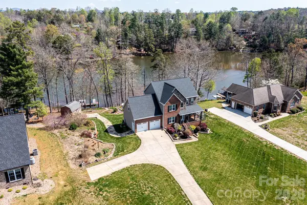 4726 Crystal Falls Avenue, Hickory, NC 28601