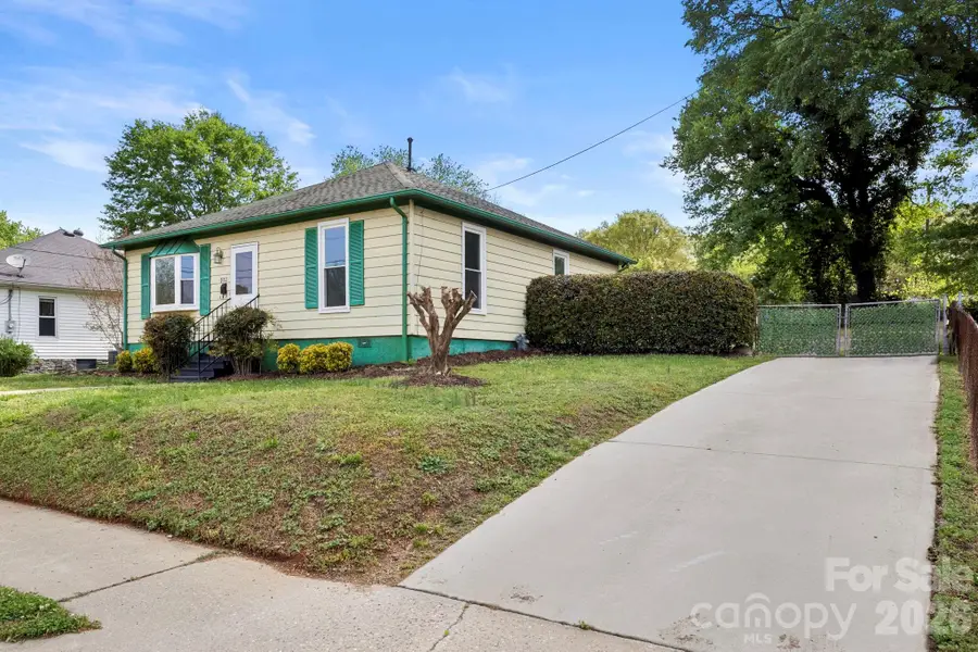 513 Grier Street, Lincolnton, NC 28092 - #2