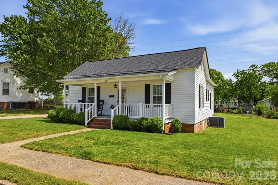 205 S Rose Avenue, Kannapolis, NC 28083 - #2