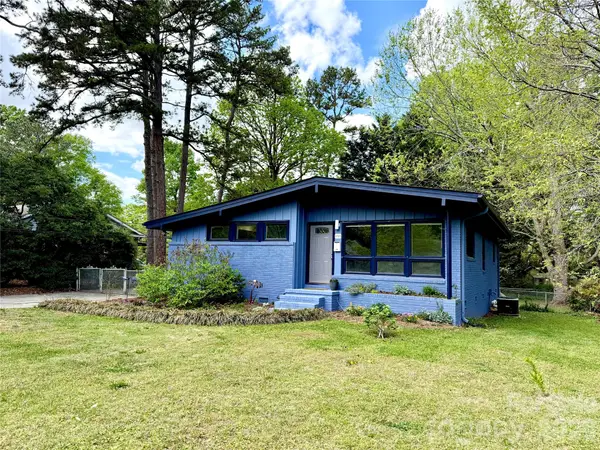 1511 Briarfield Drive, Charlotte, NC 28205