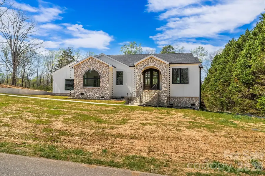 2714 Sides Avenue, Connelly Springs, NC 28612 - #2