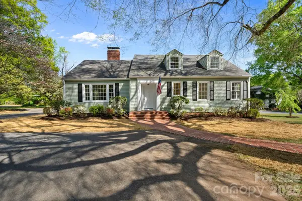 3114 N Center Street, Hickory, NC 28601