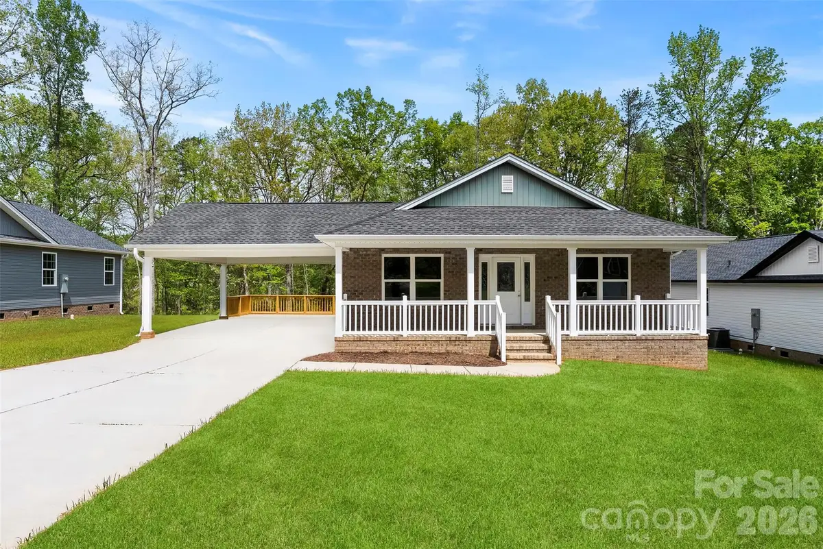 110 W Iowa Avenue, Bessemer City, NC 28016 - #1