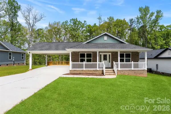 110 W Iowa Avenue, Bessemer City, NC 28016