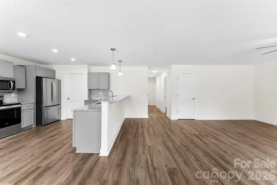 110 W Iowa Avenue, Bessemer City, NC 28016 - #3