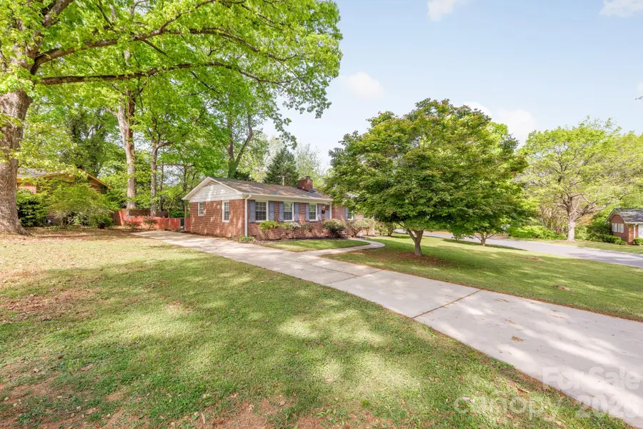 1940 Lansdale Drive, Charlotte, NC 28205 - #3