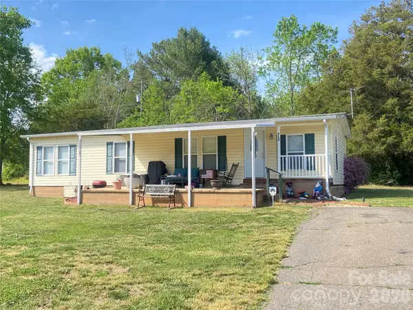 9126 Mockingbird Lane, Hickory, NC 28601