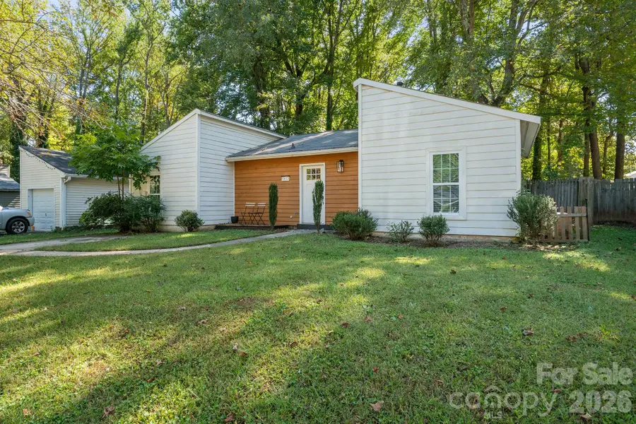 5812 Rock Hollow Drive, Charlotte, NC 28212 - #2