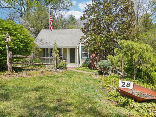 28 Kensington Drive, Asheville, NC 28805
