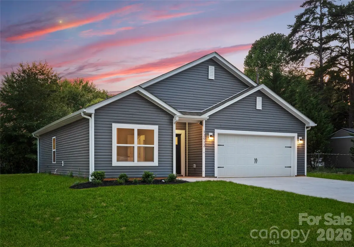 2807 17th Street Court Ne, Hickory, NC 28601 - #1