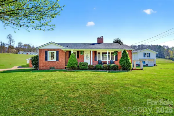 1511 White Oak Road, Bakersville, NC 28705