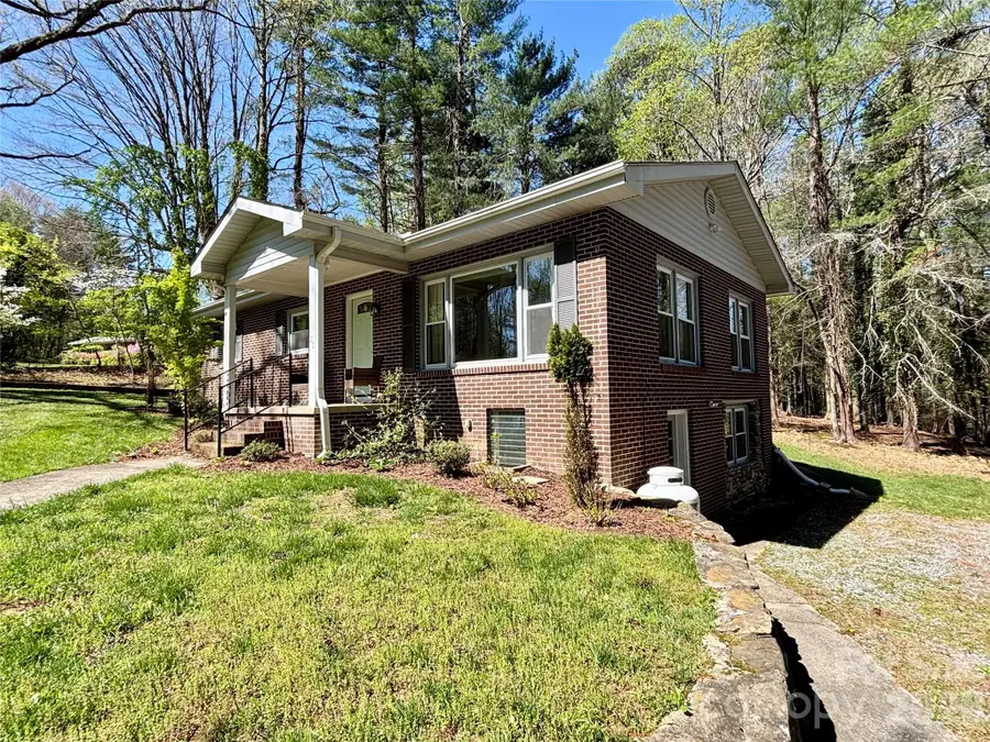 20 White Squirrel Lane, Hendersonville, NC 28739 - #2