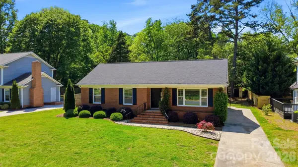 7735 Surreywood Place, Charlotte, NC 28270