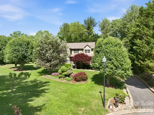 306 Woodview Court, Fletcher, NC 28732