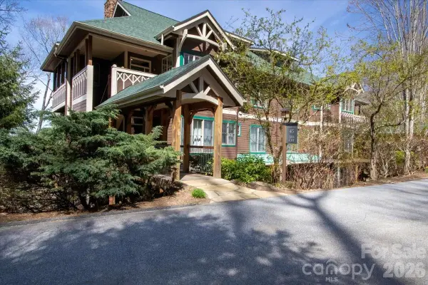 45 Creekside Way #301, Burnsville, NC 28714