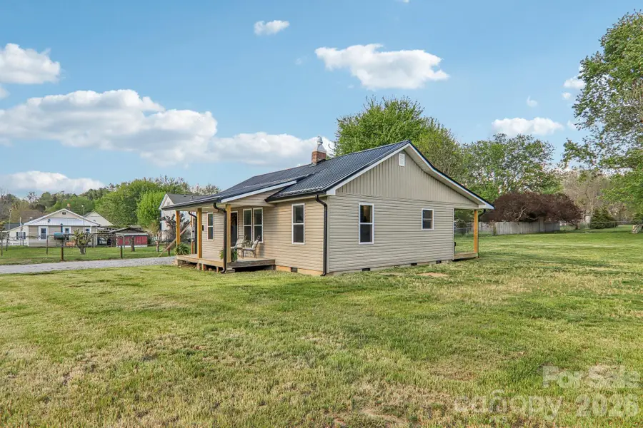 117 Virginia Avenue, Waynesville, NC 28786 - #3