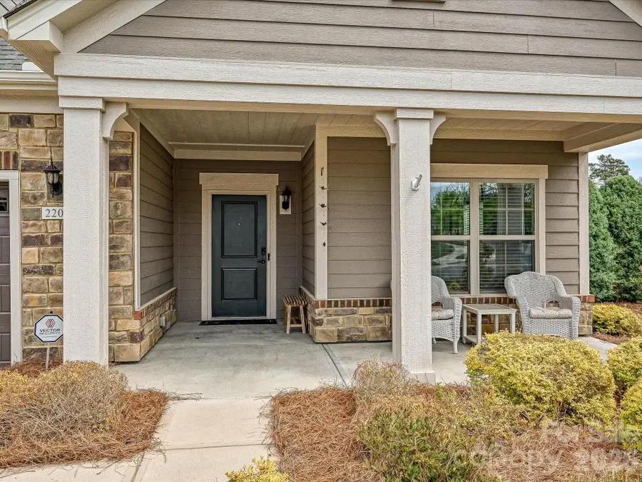 2202 Lincolnshire Lane, Waxhaw, NC 28173 - #2