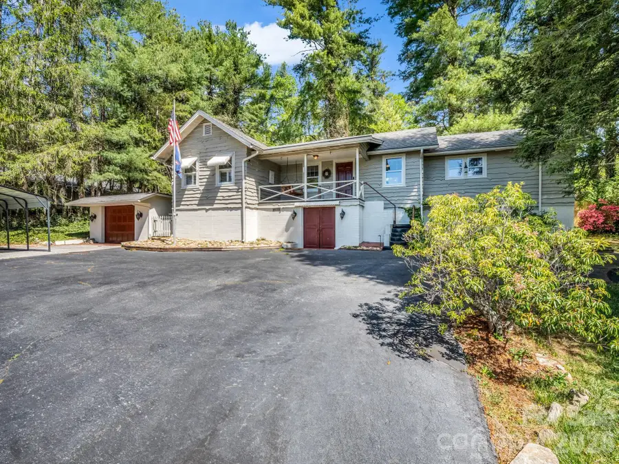 110 Chariton Avenue, Hendersonville, NC 28739 - #2