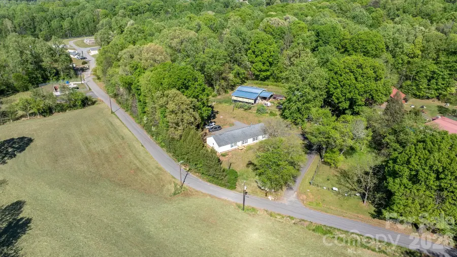 3634 Hillview Drive Ne, Conover, NC 28613 - #2