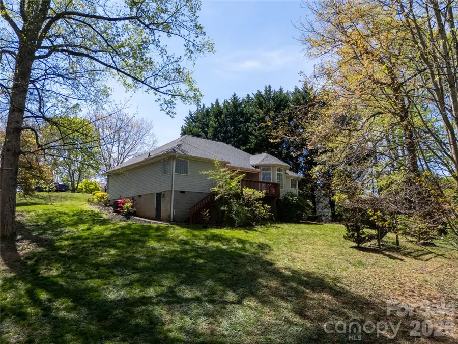 69 N Willow Brook Drive, Asheville, NC 28806 - #2