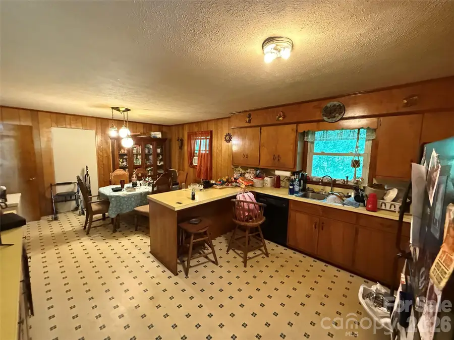 106 Seagle Avenue Se, Valdese, NC 28690 - #3