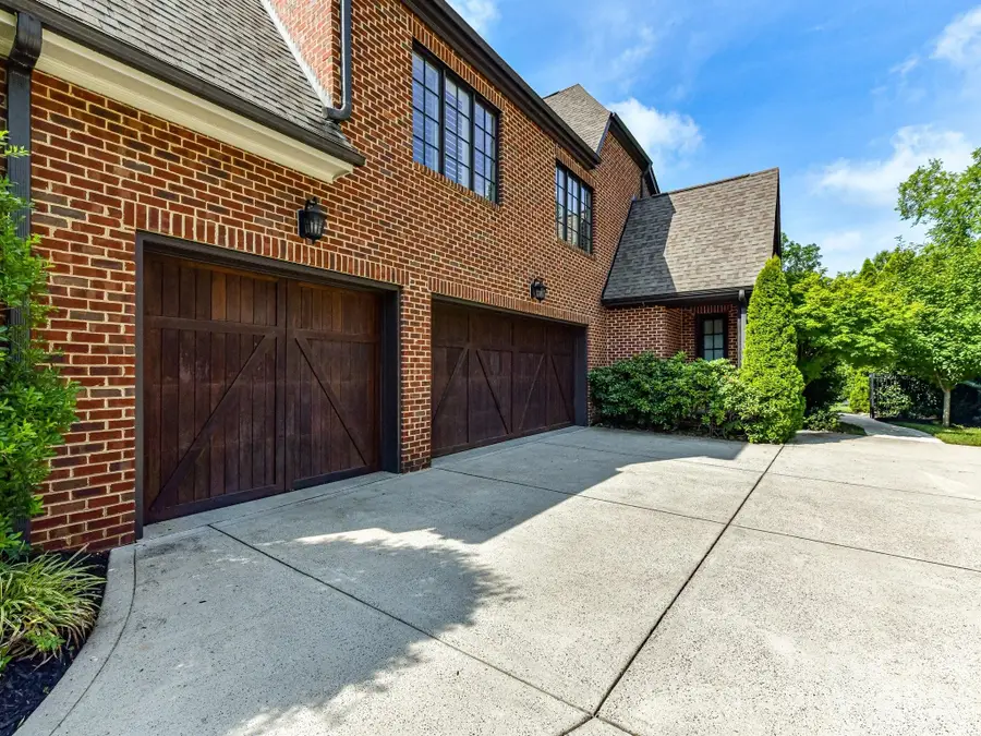 808 Huntington Park Drive, Charlotte, NC 28211 - #3